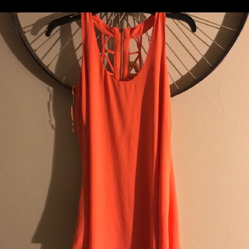 MAX & CLEO Bright Orange Flowy Top - Picture 3 of 4